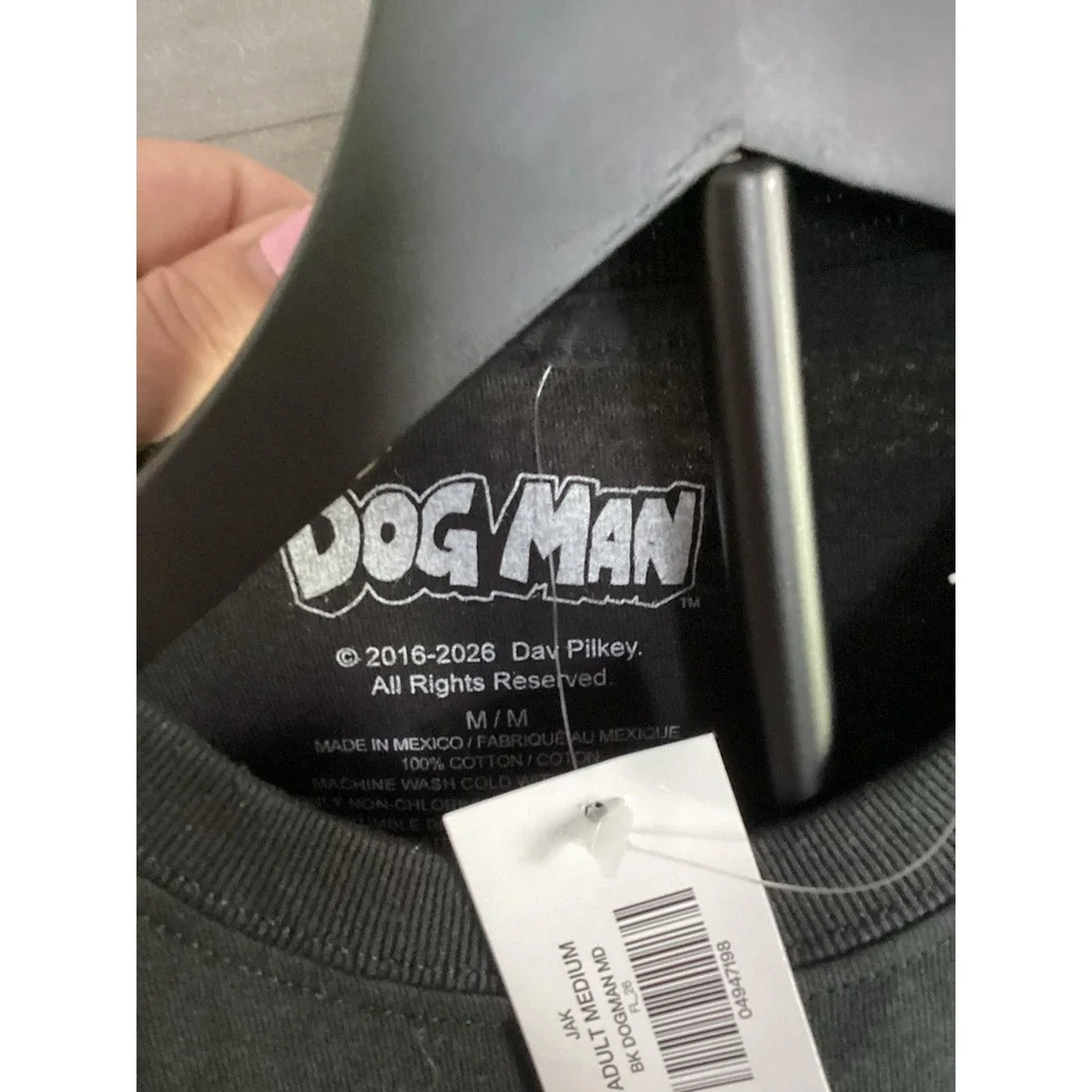 Spencer's DogMan Black Graphic T- Shirt Size Medium - Picture 4 of 5